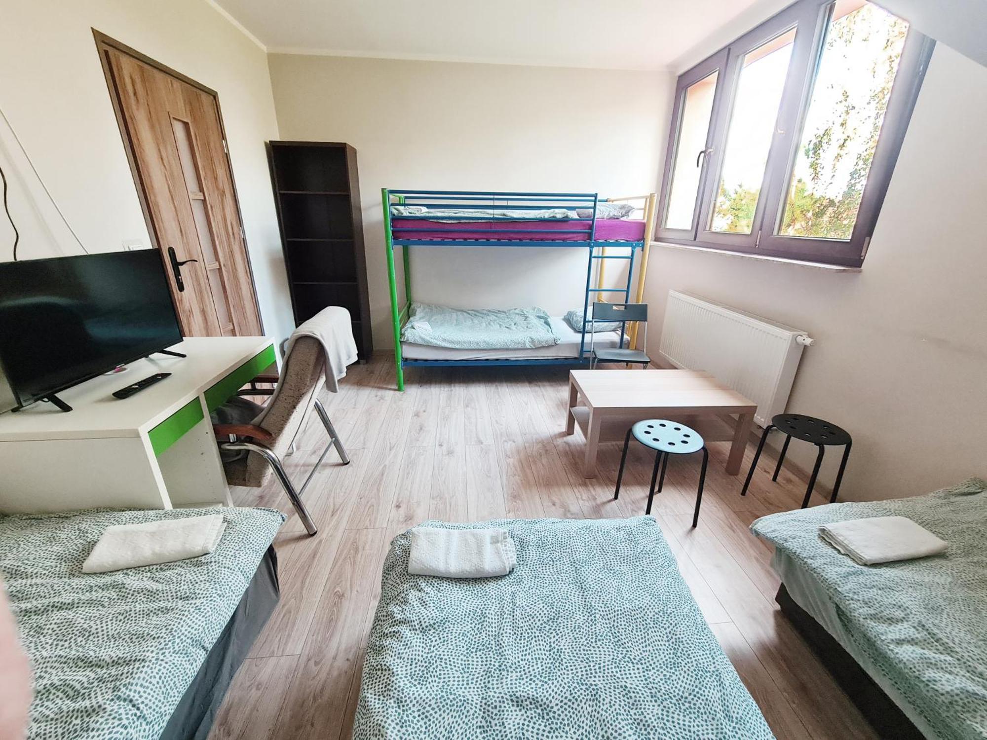 W20 Hostel Goledzinow Esterno foto