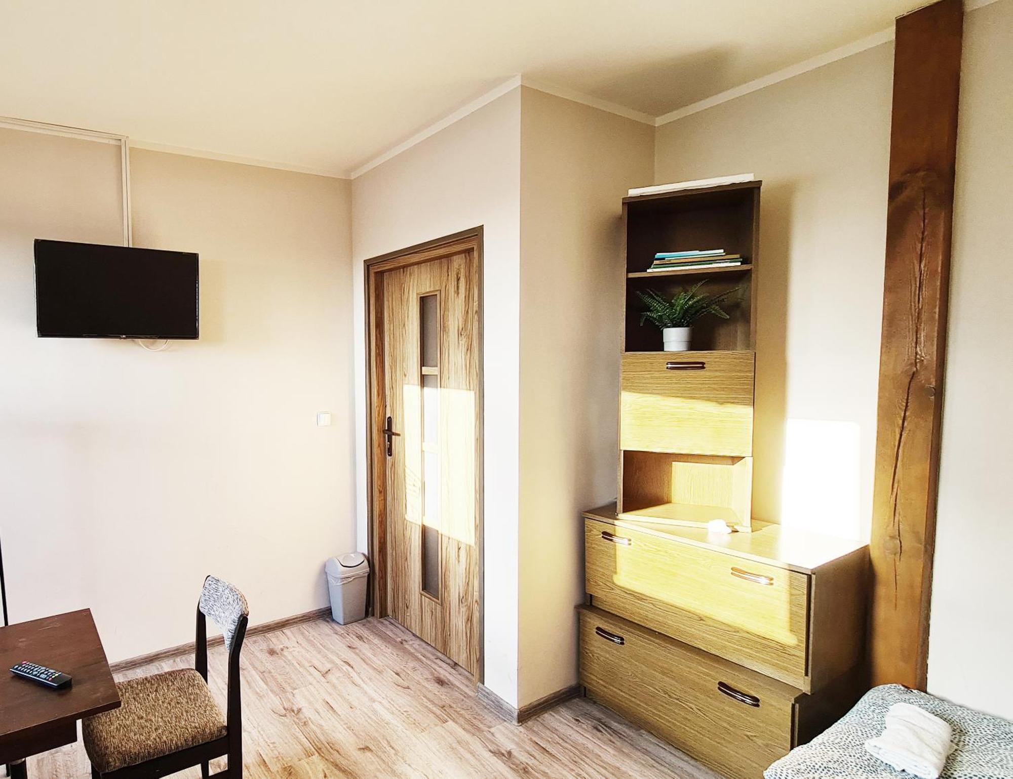 W20 Hostel Goledzinow Esterno foto